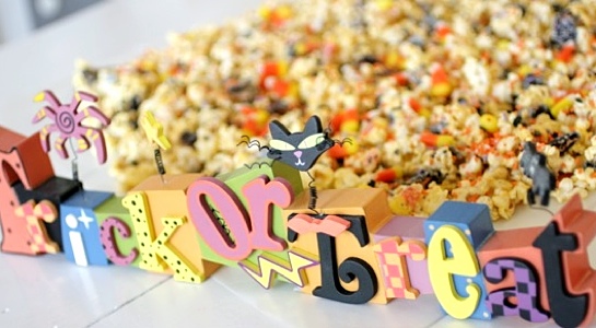 Halloween Oreo Popcorn 3