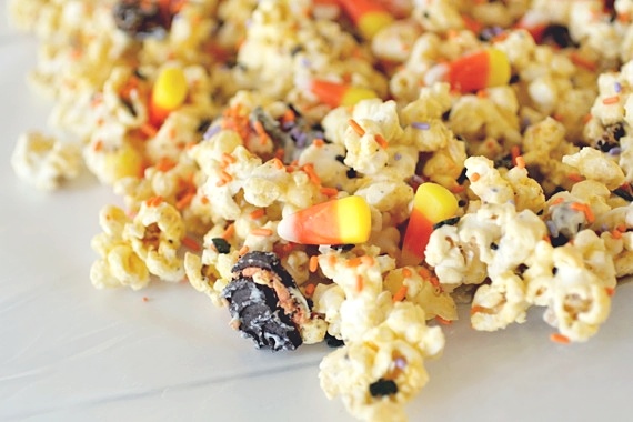 Halloween Oreo Popcorn